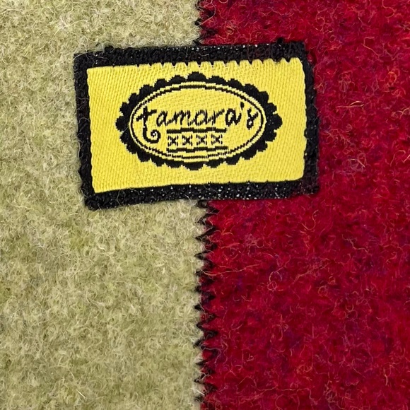 Tamara’s 100% Wool Made in USA Piecework Wrap Button Accented Whipstitched Scarf - Picture 9 of 12